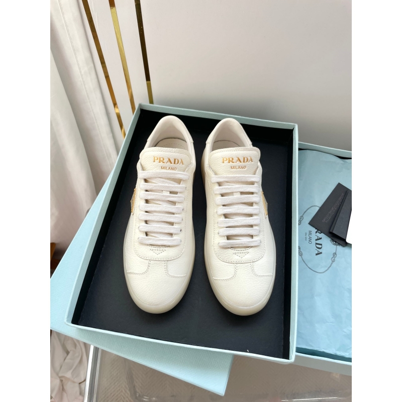 Pra*a casual shoes